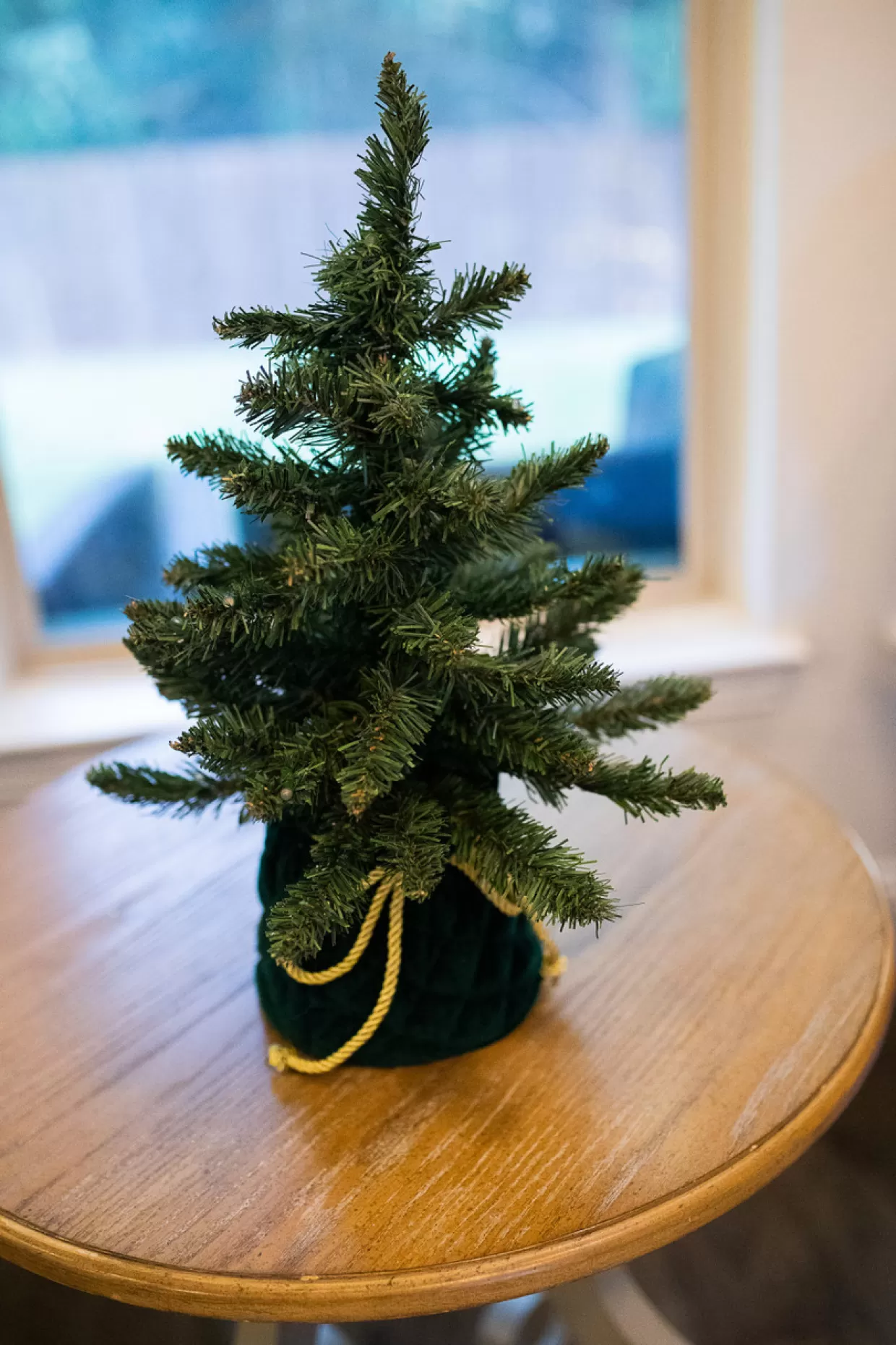 Decorator's Warehouse 18” Christmas Tree In Green Decorative Bag
