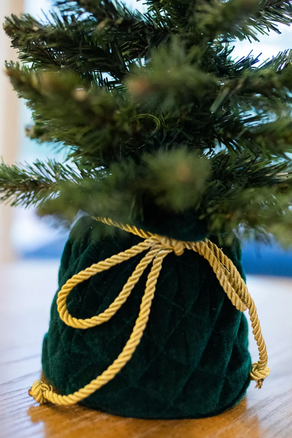 Decorator's Warehouse 18” Christmas Tree In Green Decorative Bag