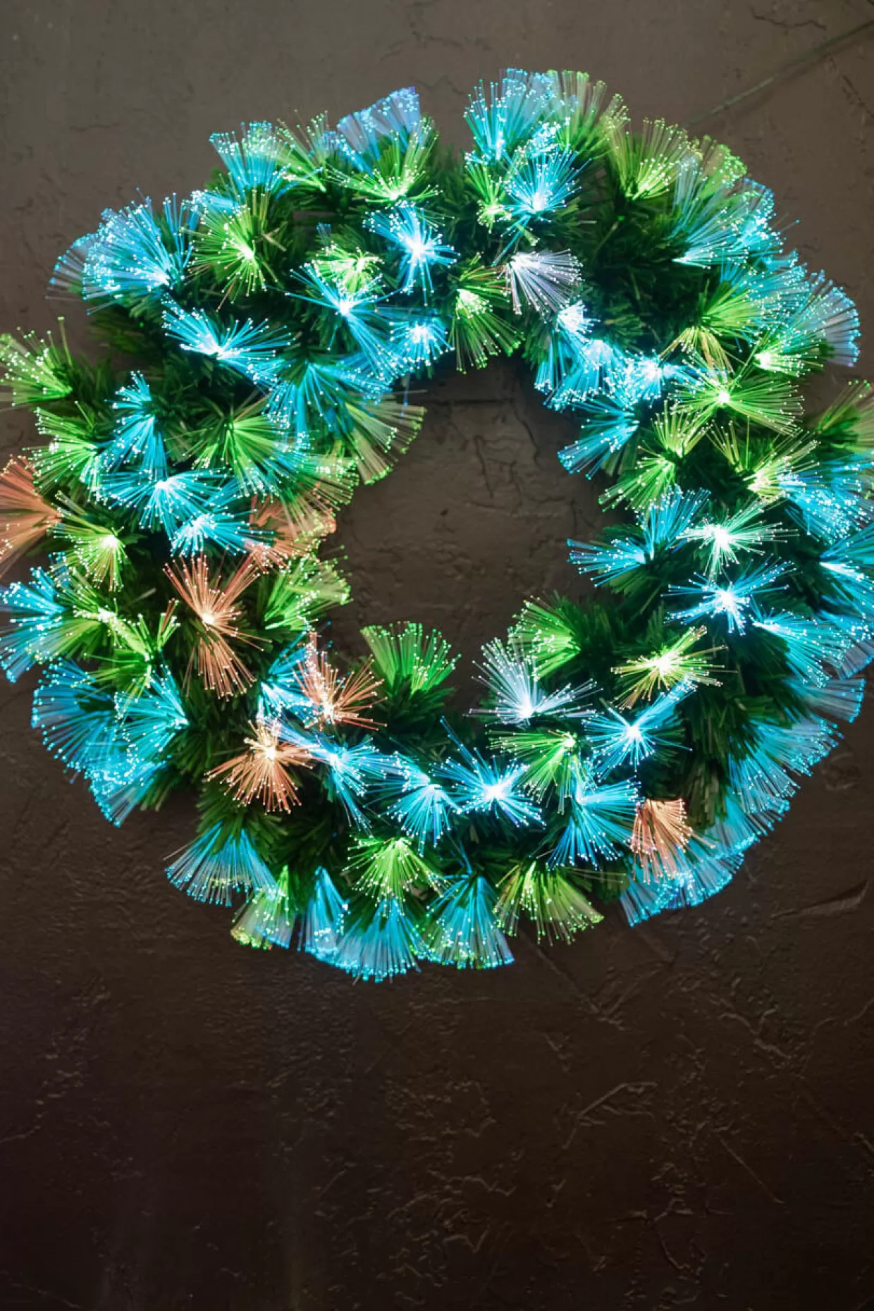 Decorator's Warehouse 24" Fiber Optic Wreath - Multicolor