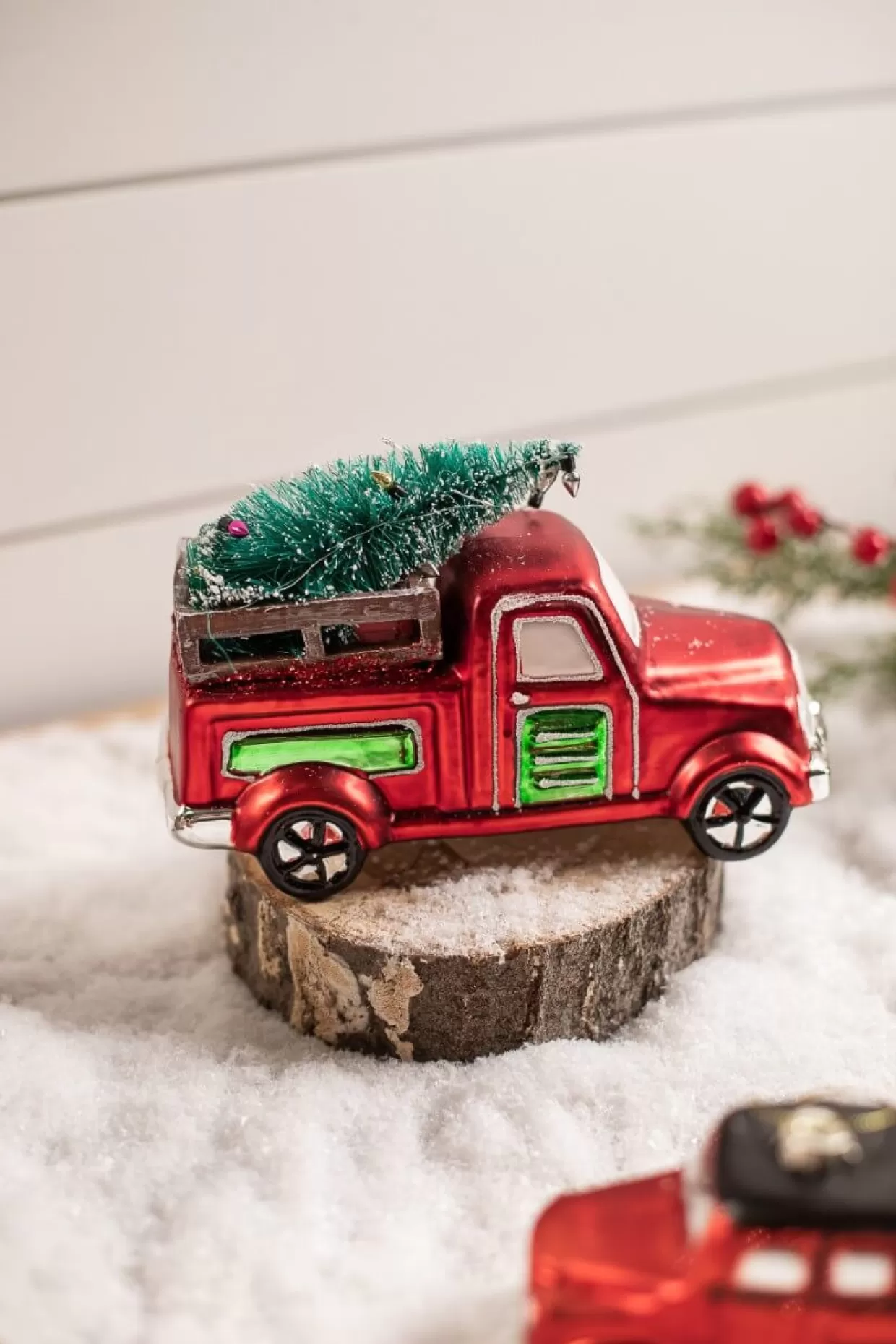 Decorator's Warehouse Glass Car With Bottle Brush Tree Décor