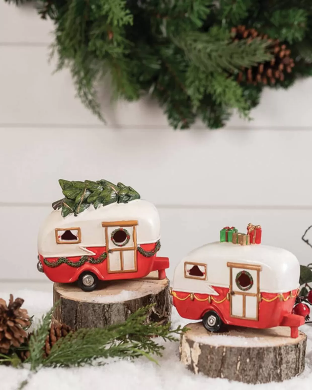 Decorator's Warehouse Light Up Resin Christmas Campers
