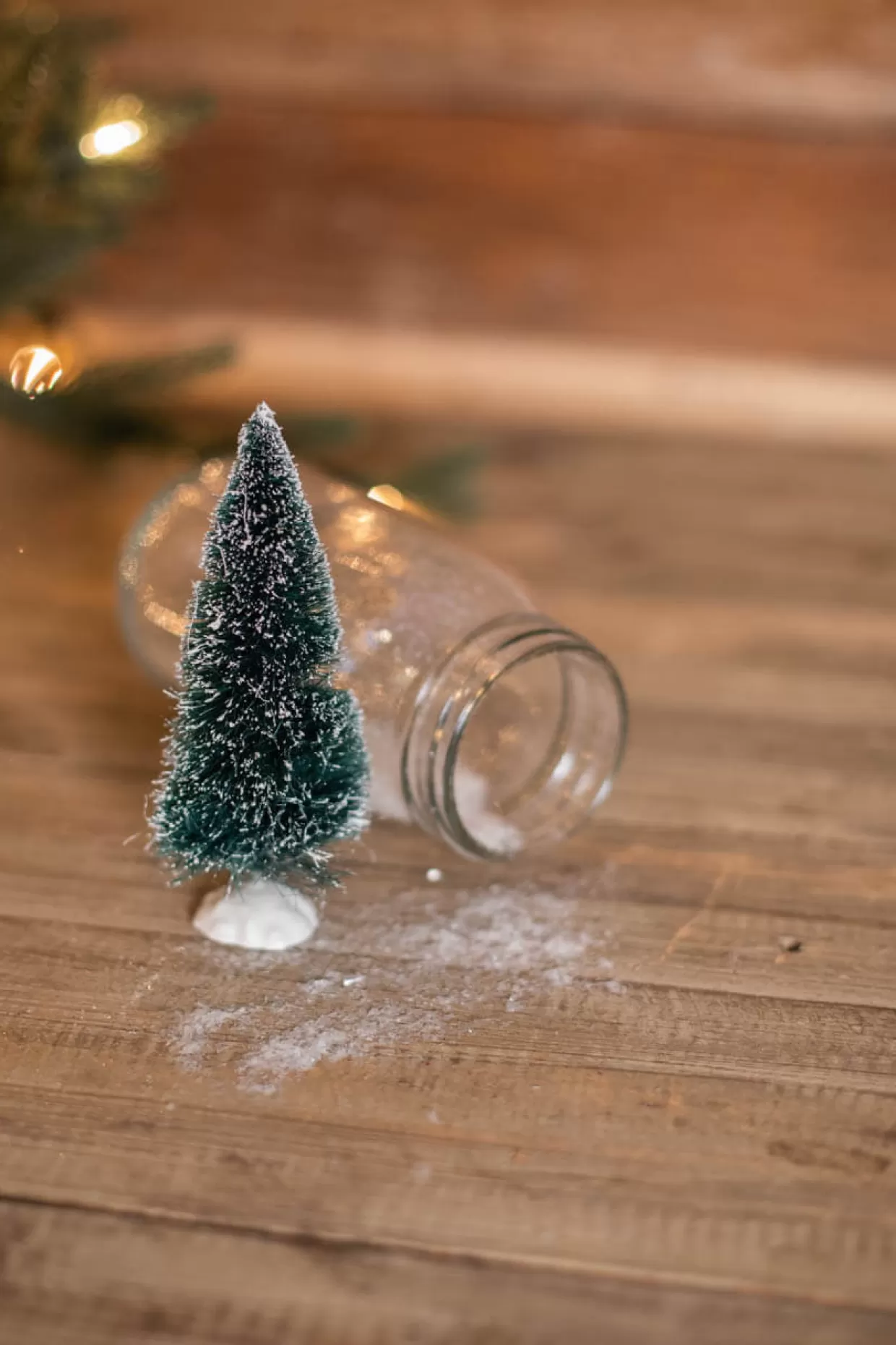 Decorator's Warehouse Vintage Bottle Brush Tree In Jar With Snow